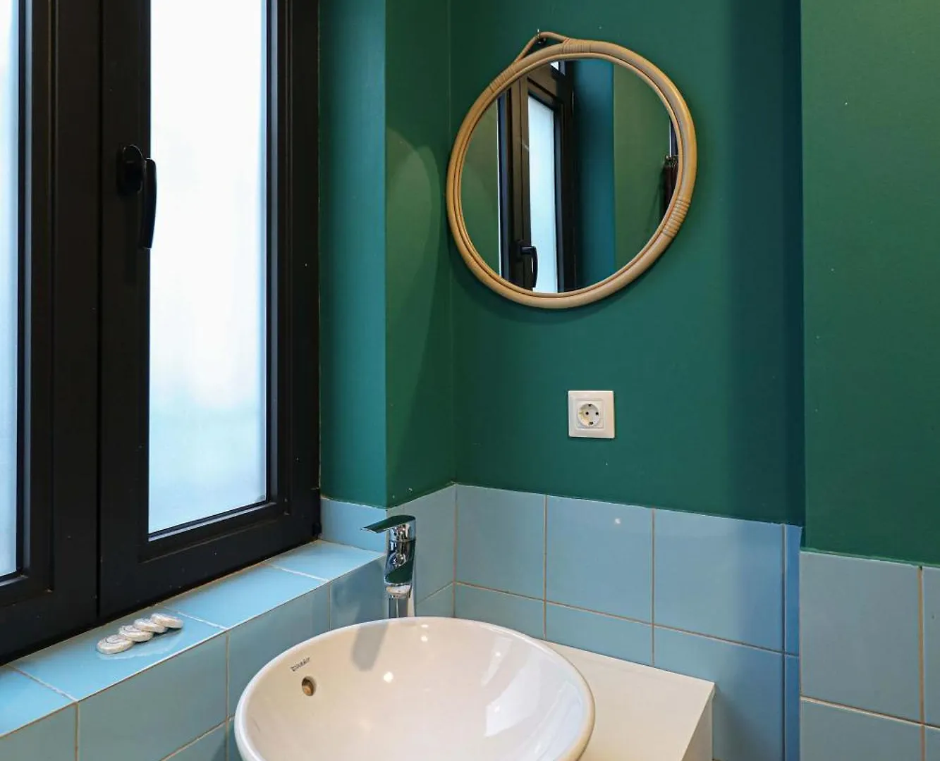 Stunning 2Br Apartment In Abanotubani- By Wehost Tbilisi Holiday home