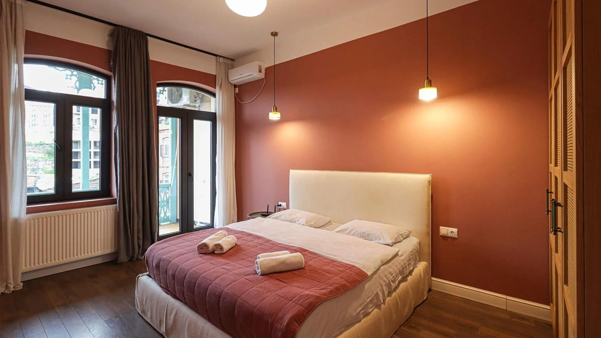 Stunning 2Br Apartment In Abanotubani- By Wehost Tbilisi 0*,