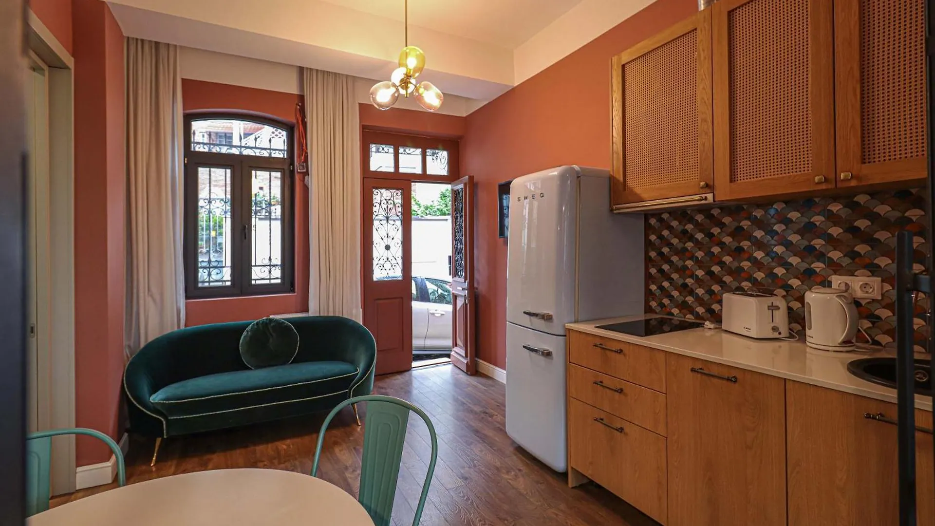 Stunning 2Br Apartment In Abanotubani- By Wehost Tbilisi Holiday home